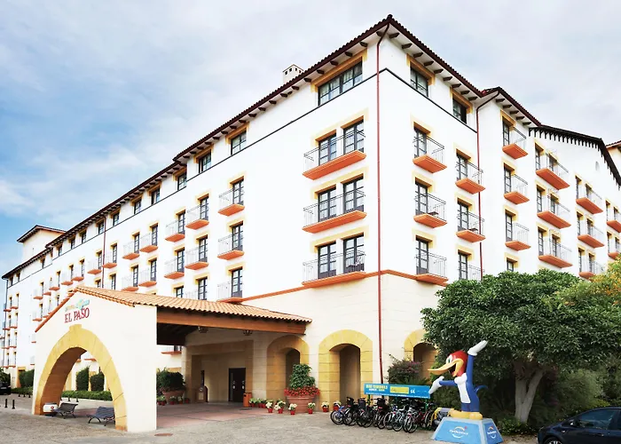Portaventura El Paso - Includes Unlimited Access To Portaventura Park & 1 Access To Ferrari Land Otel Salou